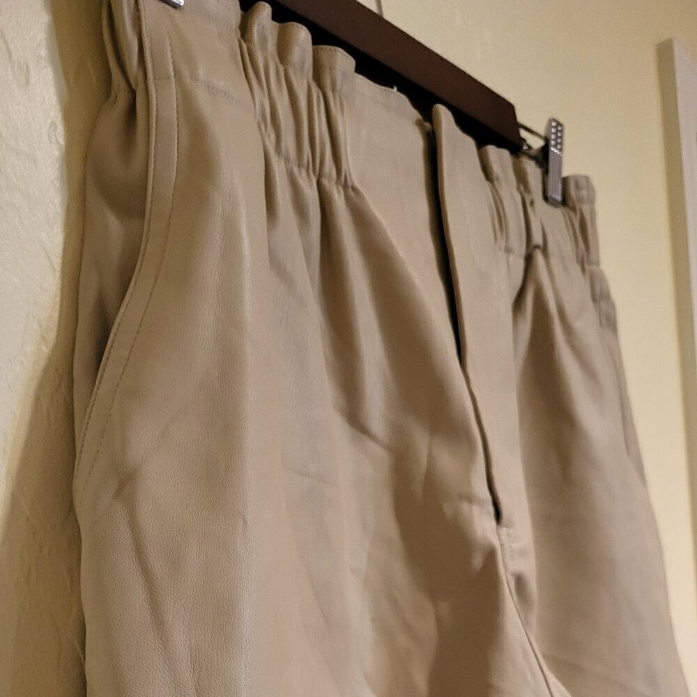 Modern Citizen Women’s Tan Kipp Paperbag Vegan Leather Shorts Size Medium NWOT - Picture 8 of 12